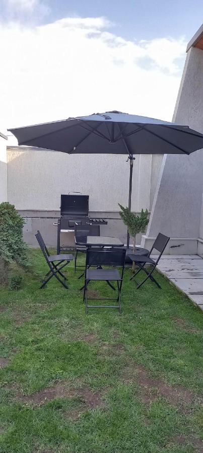 Grey House Aparthotel Zovuni Exterior foto